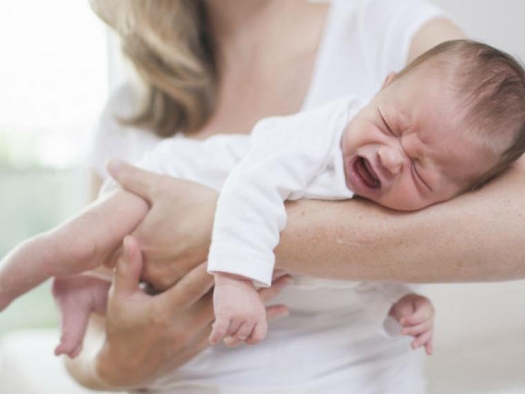 Problemas Gastrointestinales del Bebé en sus Primeras Semanas de Vida
